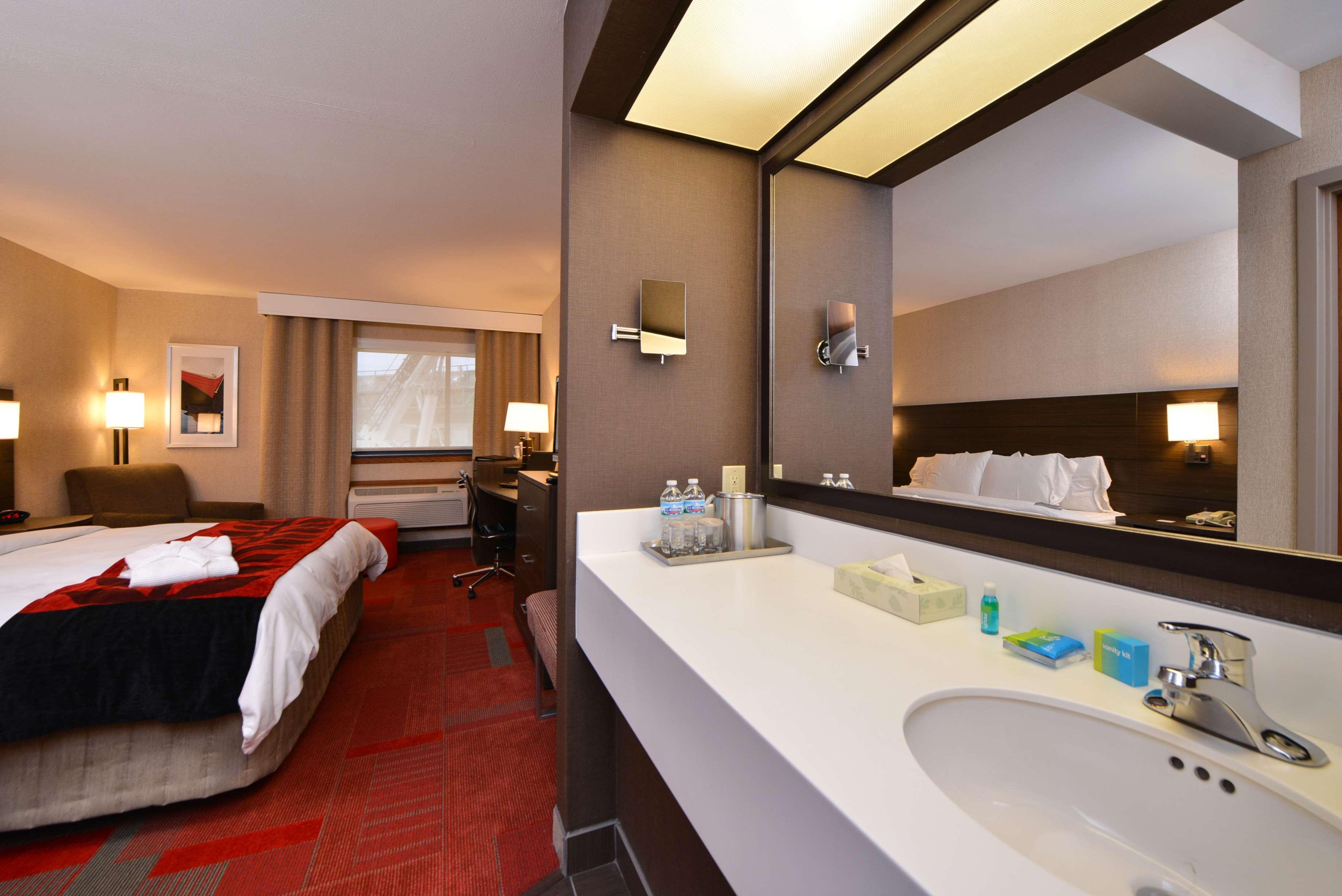 Radisson Hotel מדיסון מראה חיצוני תמונה