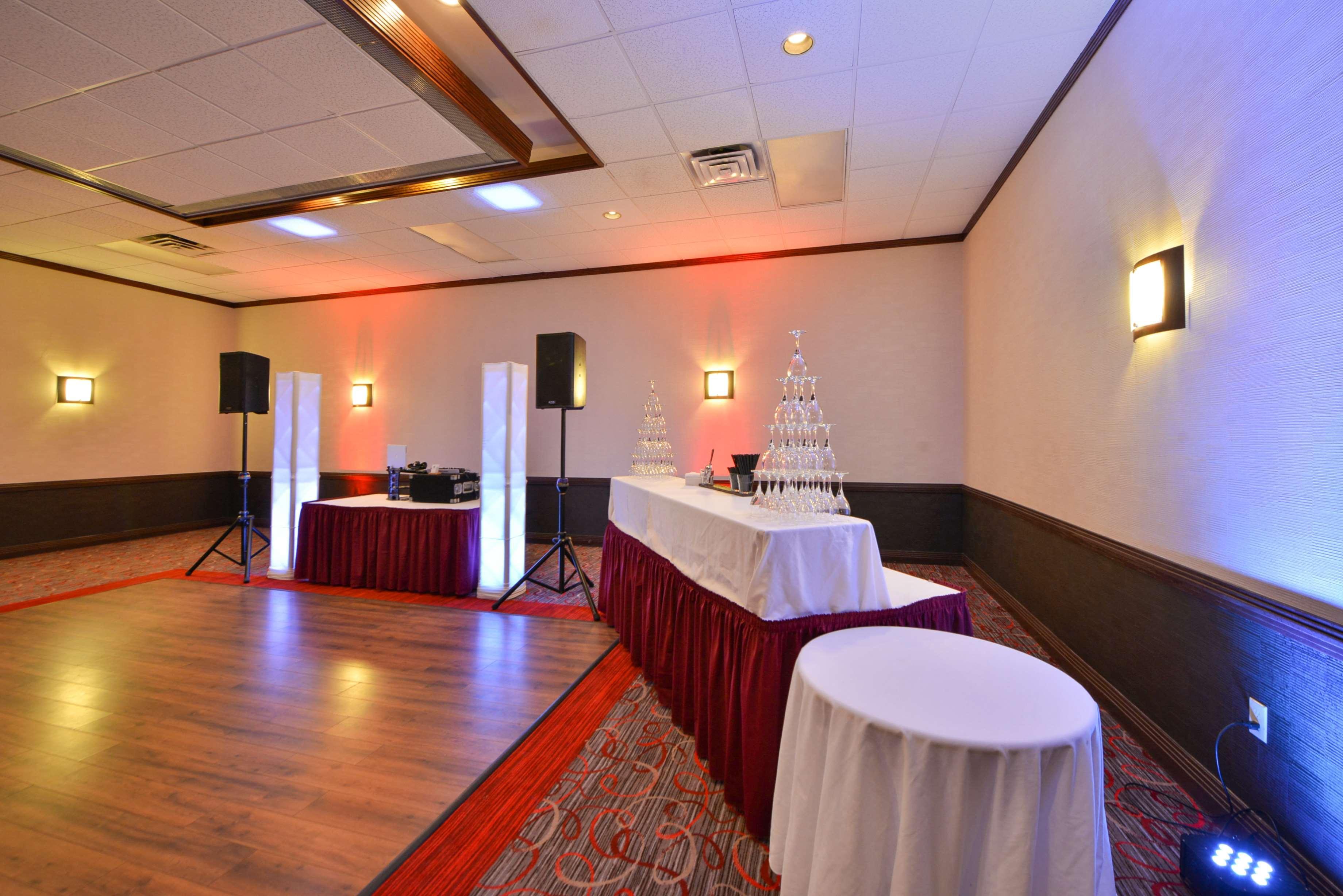 Radisson Hotel מדיסון מראה חיצוני תמונה