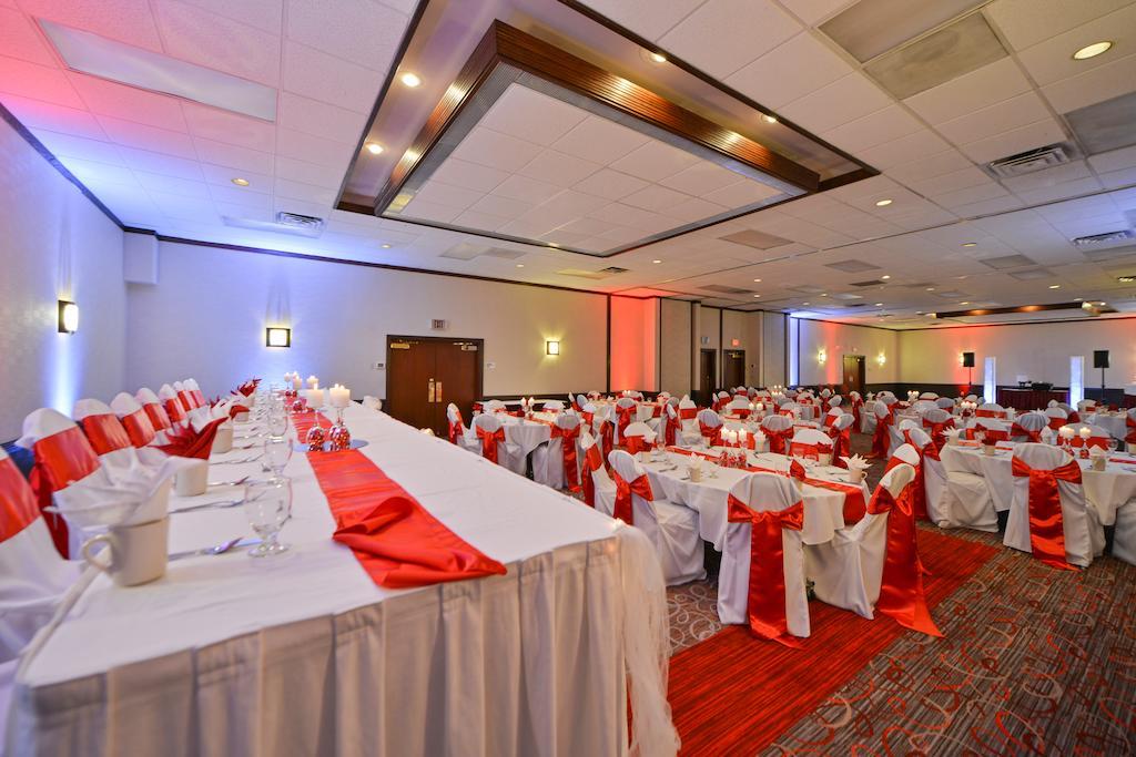 Radisson Hotel מדיסון מראה חיצוני תמונה