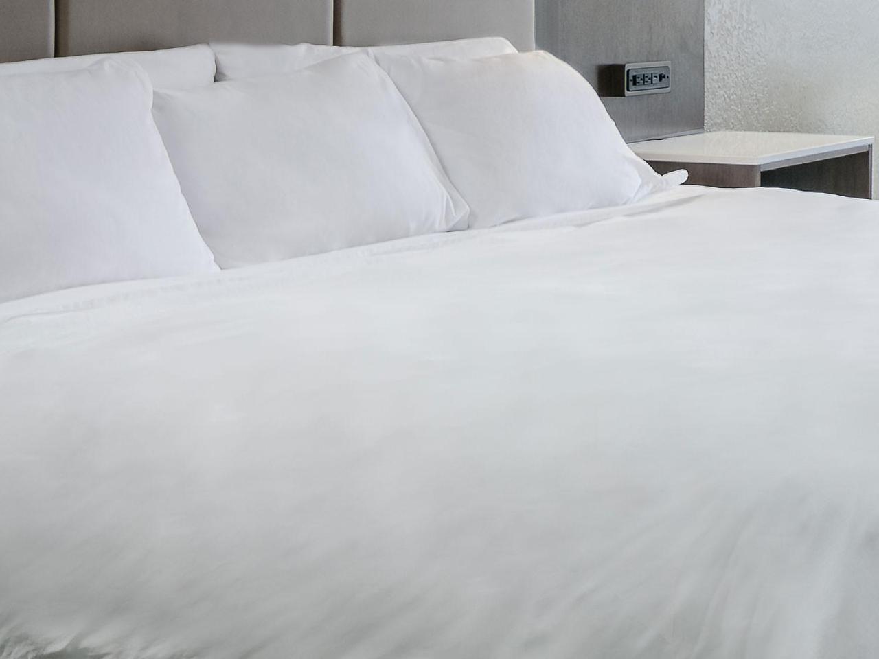 Radisson Hotel מדיסון מראה חיצוני תמונה
